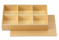 長手（大）杉木目　六仕切付